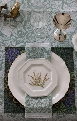 Strawberry Thief table runner 50x150 cm, Green