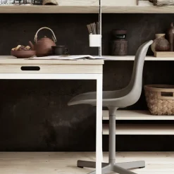 String folding table, Beige-beige metal legs