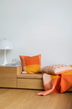 Syndin cushion 50x50 cm, Cloudberry