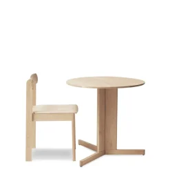 Trefoil dining table Ø75 cm, White oak