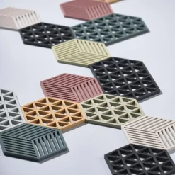 Triangle trivet, cool grey