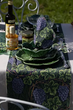 Vine table runner 35x120 cm, Green
