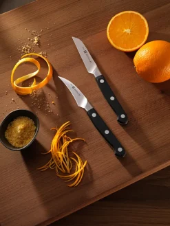 Zwilling Pro vegetable knife 9 cm, Black-stainless steel